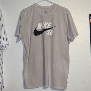 Nike tshirt